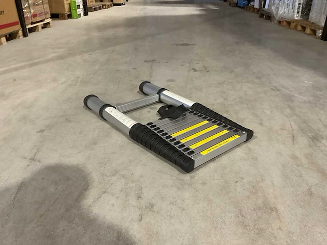 2025 bovak aluminium telescoopladder up380n - afbeelding 37 van  39