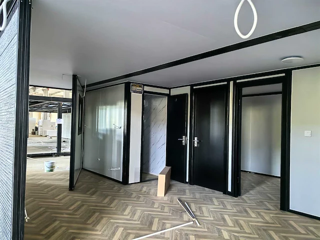 2025 compleet deluxe 12x6 meter mobiele woonunit met 3 slaapkamers en keuken 72m3 - afbeelding 2 van  16