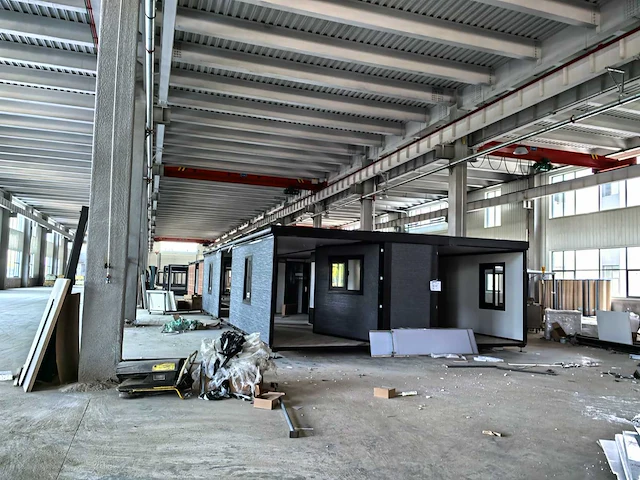 2025 compleet deluxe 12x6 meter mobiele woonunit met 3 slaapkamers en keuken 72m3 - afbeelding 10 van  16
