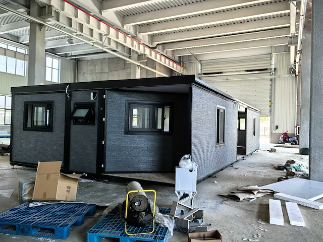 2025 compleet deluxe 12x6 meter mobiele woonunit met 3 slaapkamers en keuken 72m3 - afbeelding 11 van  16