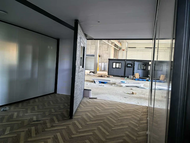 2025 compleet deluxe 12x6 meter mobiele woonunit met 3 slaapkamers en keuken 72m3 - afbeelding 13 van  16