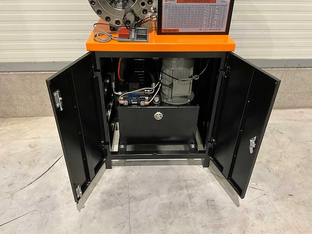 2025 daewoo 5100 hydraulische slangen pers - afbeelding 13 van  17
