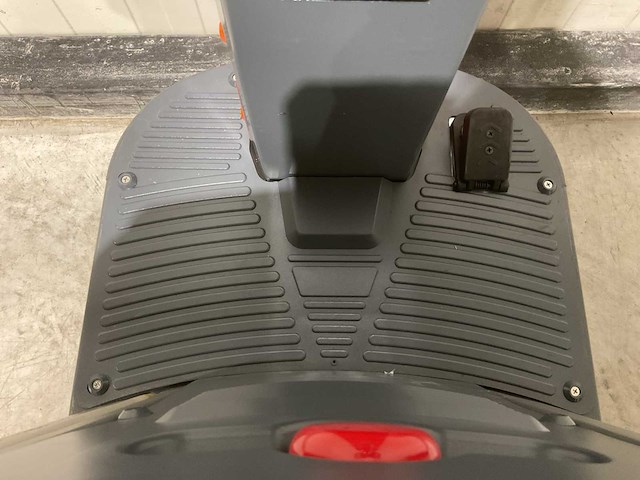 2025 daewoo dafr70 vloerreiniger - afbeelding 5 van  35