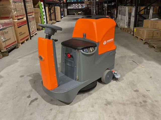 2025 daewoo dafr70 vloerreiniger - afbeelding 1 van  35