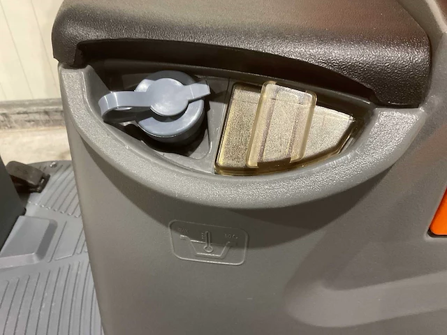 2025 daewoo dafr70 vloerreiniger - afbeelding 11 van  35