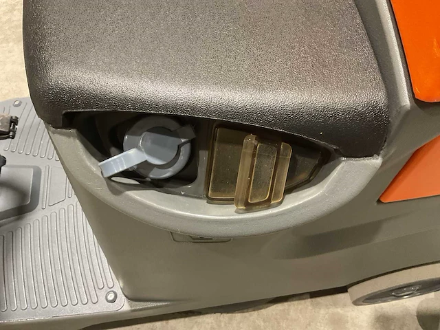 2025 daewoo dafr70 vloerreiniger - afbeelding 14 van  35