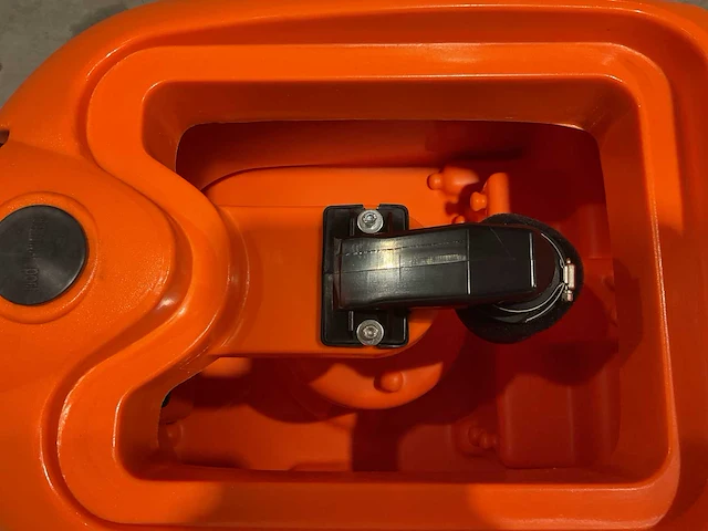 2025 daewoo dafr70 vloerreiniger - afbeelding 21 van  35