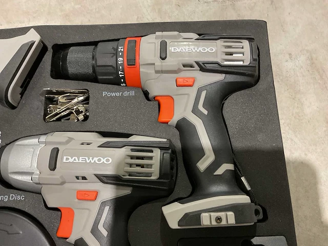2025 daewoo u-force 4 in 1 gereedschapsset - afbeelding 6 van  11