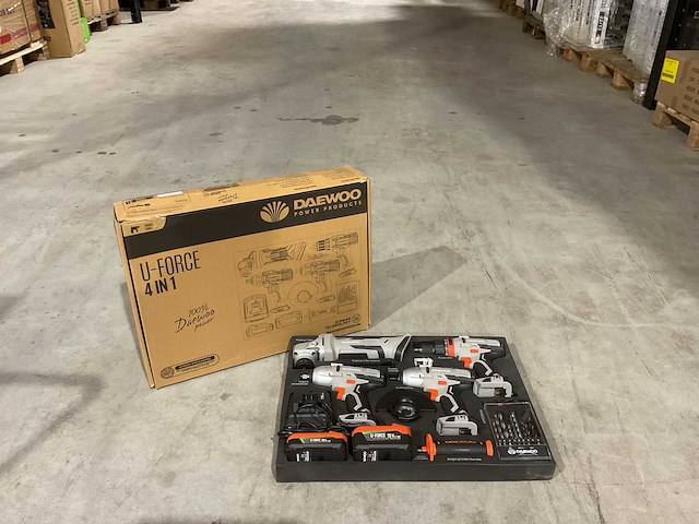2025 daewoo u-force 4 in 1 gereedschapsset - afbeelding 1 van  11
