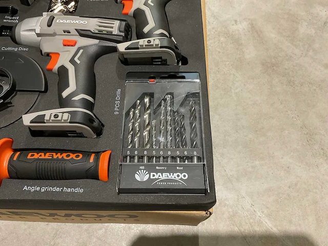 2025 daewoo u-force 4 in 1 gereedschapsset - afbeelding 9 van  11