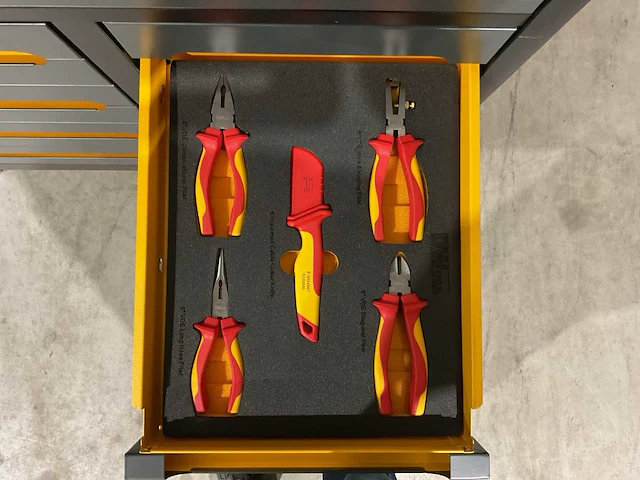 2025 dewalt 3 delige set gereedschapswagen, accu gereedschap set en hogedrukreiniger - afbeelding 30 van  39
