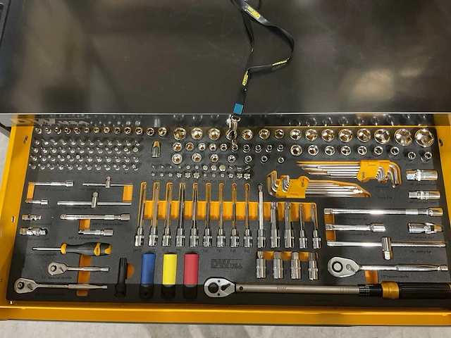 2025 dewalt 3 delige set gereedschapswagen, accu gereedschap set en hogedrukreiniger - afbeelding 19 van  39