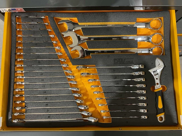 2025 dewalt 3 delige set gereedschapswagen, accu gereedschap set en hogedrukreiniger - afbeelding 20 van  39