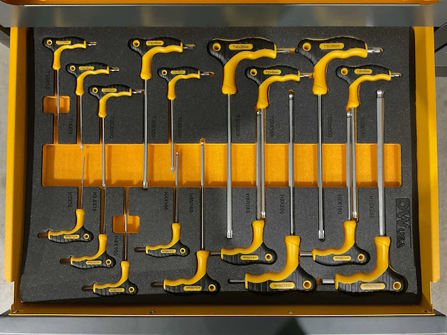 2025 dewalt 3 delige set gereedschapswagen, accu gereedschap set en hogedrukreiniger - afbeelding 27 van  39