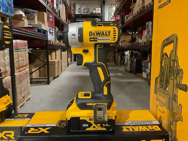 2025 dewalt 3 delige set gereedschapswagen, accu gereedschap set en hogedrukreiniger - afbeelding 35 van  39