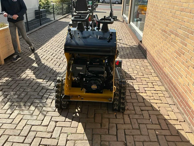 2025 dozer skid steer - afbeelding 8 van  13