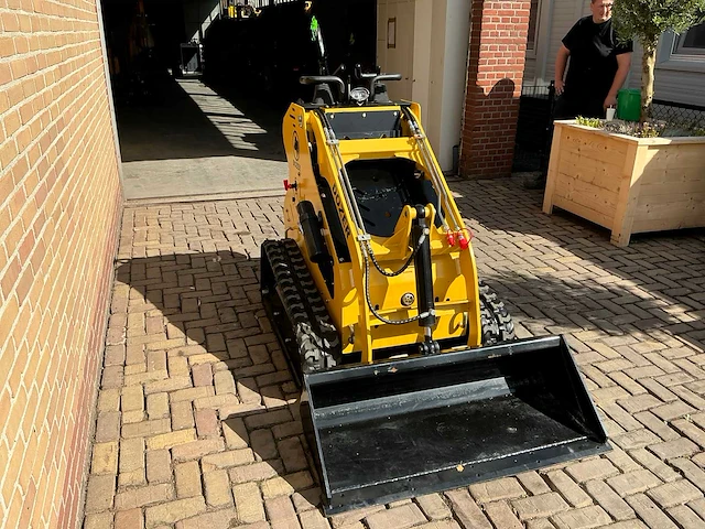 2025 dozer skid steer - afbeelding 9 van  13
