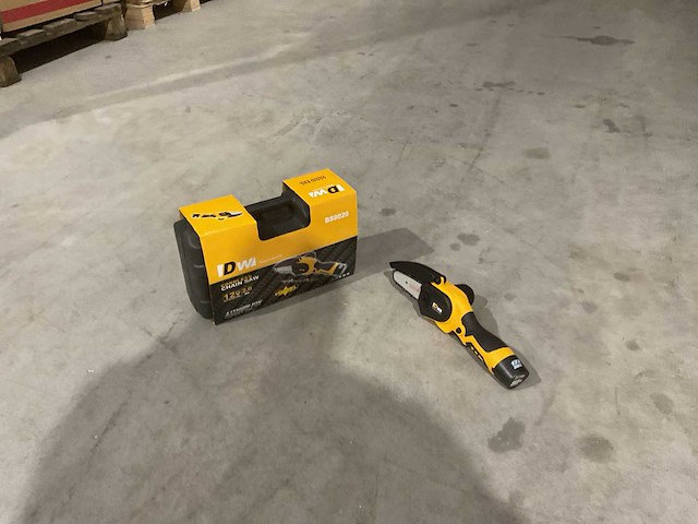 2025 dw bs8020 kettingzaag - afbeelding 1 van  15
