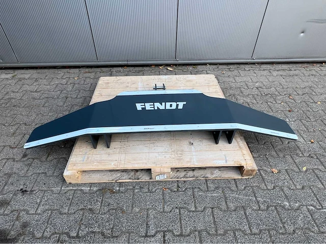 2025 fendt veiligheidsbumper / frontbumper - afbeelding 7 van  12