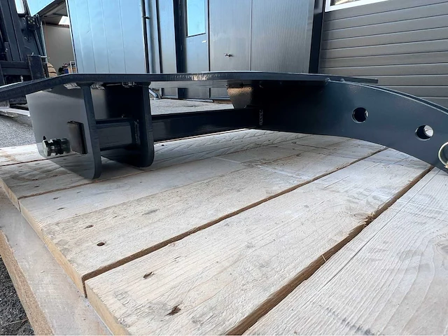 2025 fendt veiligheidsbumper / frontbumper - afbeelding 10 van  12