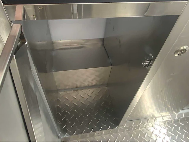 2025 foodtrailer foodtruck - afbeelding 25 van  42