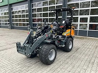 2025 giant g2700 ehd x-tra shovel