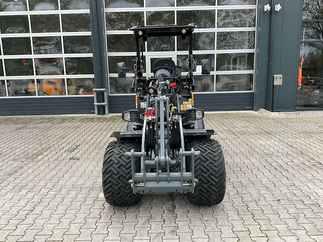 2025 giant g2700 ehd x-tra shovel - afbeelding 14 van  17