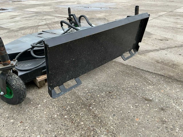 2025 giyi wlm63 skid steer 4-wiel maaidek - afbeelding 5 van  8