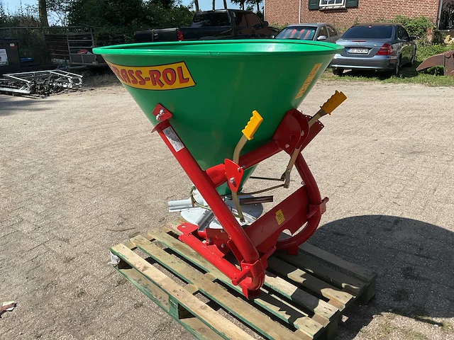 2025 grass rol n 056 kunstmeststrooier - afbeelding 2 van  6