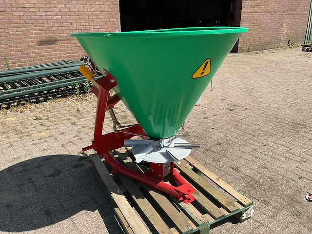 2025 grass rol n 056 kunstmeststrooier - afbeelding 4 van  6