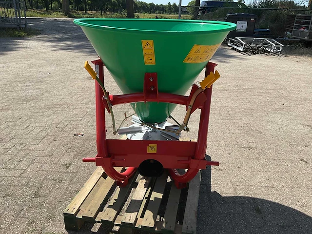 2025 grass rol n 056 kunstmeststrooier - afbeelding 5 van  6
