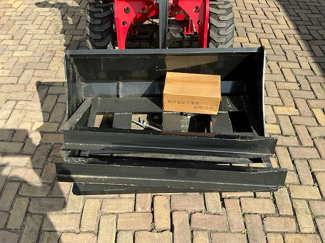 2025 knegt loader ht150e graafmachine - afbeelding 13 van  15
