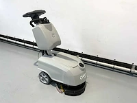 2025 kremer krm30 achterloop schrobmachine - afbeelding 12 van  13