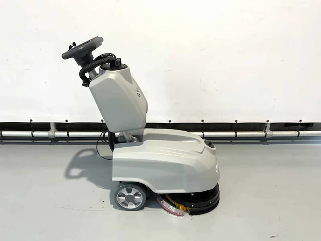 2025 kremer krm30 achterloop schrobmachine - afbeelding 11 van  13