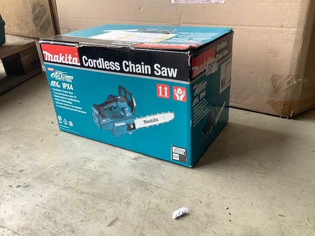 2025 makita uc003gz kettingzaag - afbeelding 1 van  3