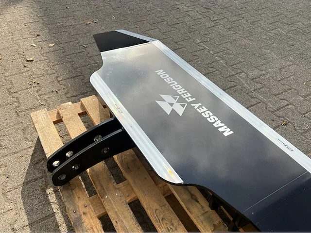 2025 massey ferguson frontbumper / veiligheidsbumper - afbeelding 5 van  9