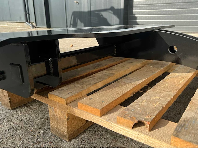 2025 massey ferguson frontbumper / veiligheidsbumper - afbeelding 6 van  9