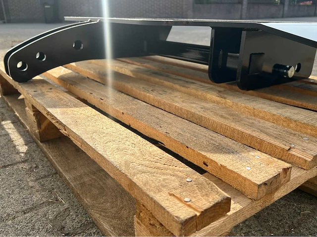 2025 massey ferguson frontbumper / veiligheidsbumper - afbeelding 8 van  9