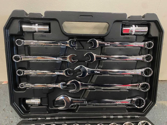 2025 metallo meta-82w gereedschapskoffer gevuld - afbeelding 4 van  6