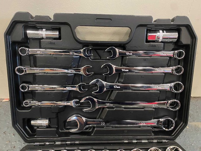 2025 metallo meta-82w gereedschapskoffer gevuld - afbeelding 4 van  6