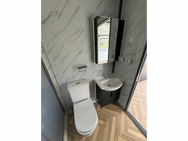 2025 mobiele woonunit / tiny house met twee slaapkamers en keuken op aanhanger - afbeelding 46 van  75