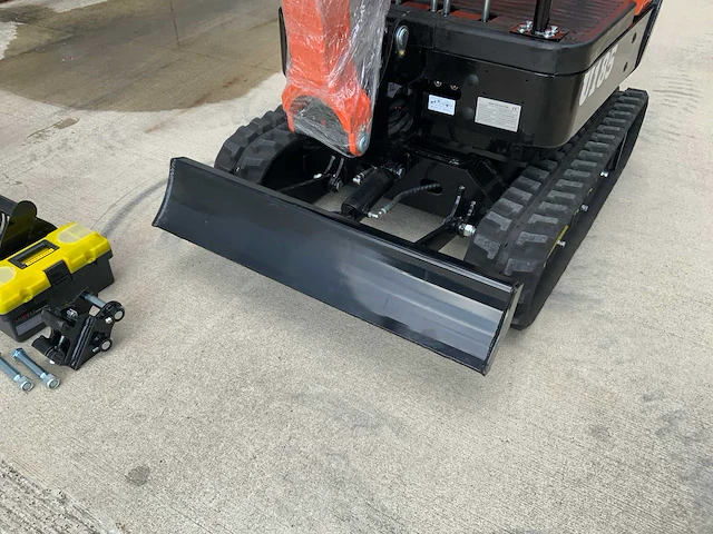 2025 powered by kubota u185 - minigraafmachine - afbeelding 16 van  59