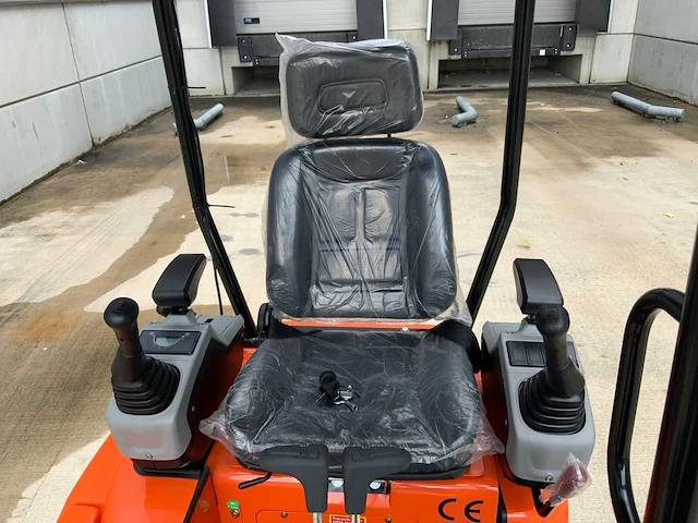 2025 powered by kubota u185 - minigraafmachine - afbeelding 21 van  59