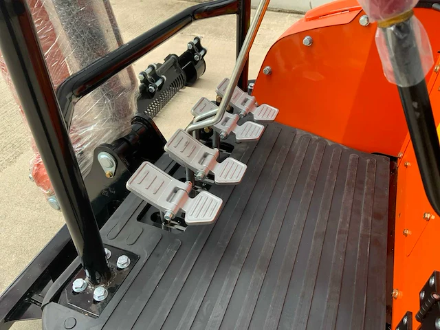 2025 powered by kubota u185 - minigraafmachine - afbeelding 22 van  59