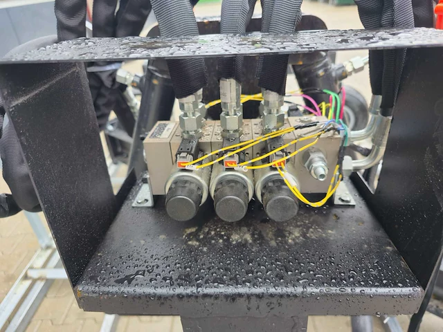 2025 rhino-cross 243 cm grader ten behoeve van schranklader - afbeelding 7 van  24