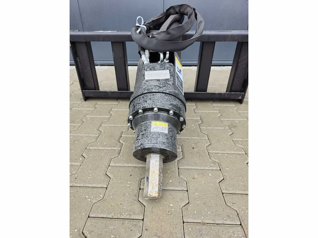 2025 rhino-cross 450/200 set hydraulische grondboren schranklader - afbeelding 2 van  15