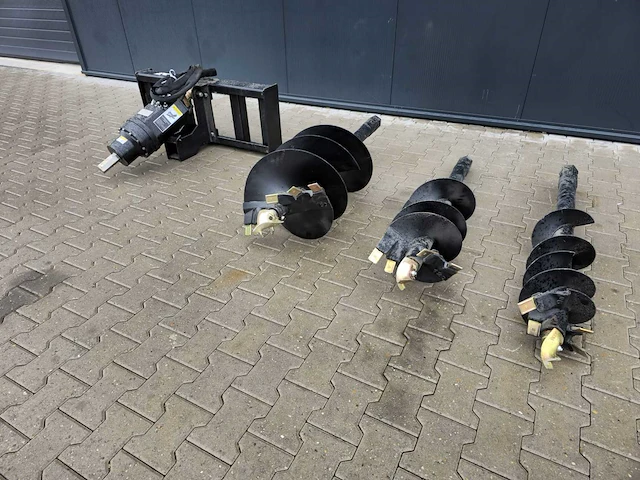 2025 rhino-cross 450/200 set hydraulische grondboren schranklader - afbeelding 1 van  15