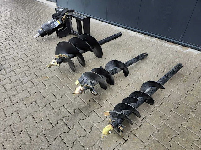 2025 rhino-cross 450/200 set hydraulische grondboren schranklader - afbeelding 8 van  15