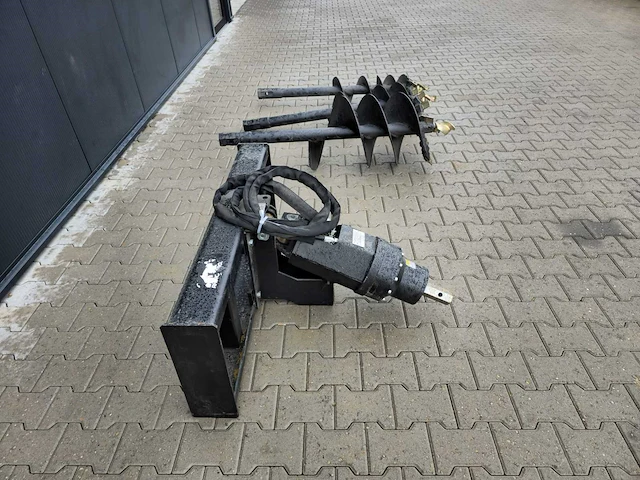 2025 rhino-cross 450/200 set hydraulische grondboren schranklader - afbeelding 9 van  15