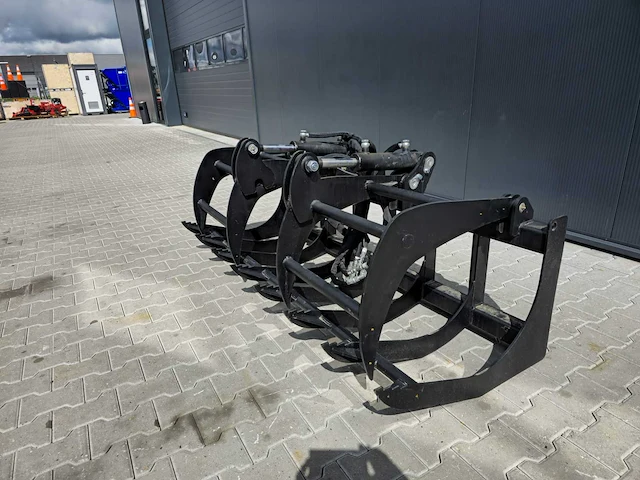 2025 rhino-cross 72 inch fork grapple ten behoeve van schranklader - afbeelding 4 van  9